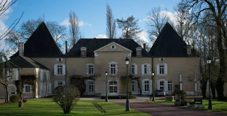 Ehpad Château de Parsay exploité par LNA Sante à Brieuil-sur-Chizé