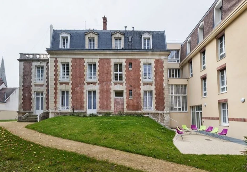 Ehpad Le Cèdre exploité par Colisee à Plailly