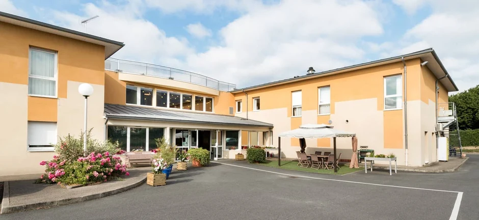 Ehpad Revente Les Charmes exploité par Colisee à Paray-le-Monial