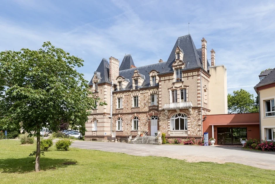 Ehpad Château du Haut Venay exploité par Colisee à Saint Lubin des Joncherets