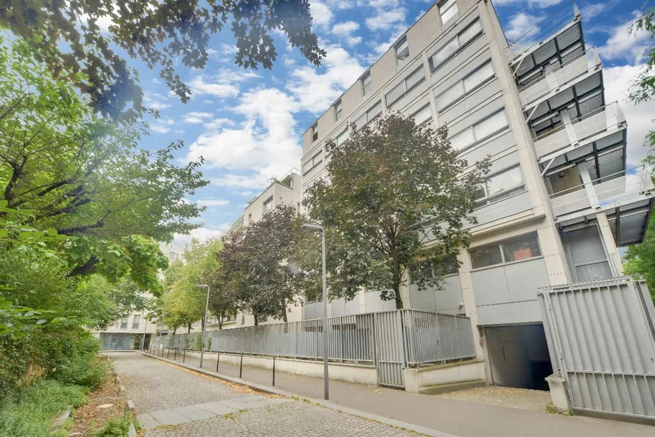 Résidence étudiante Saint-Jacques exploitée par Logifac (OHLE) à Paris