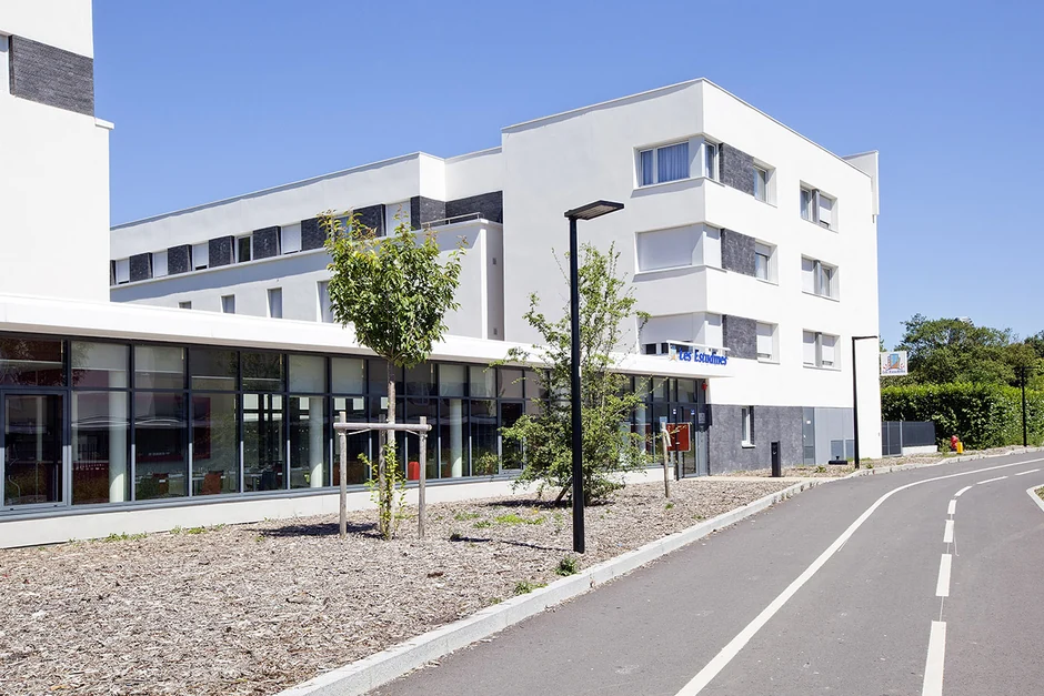Résidence étudiante Saint-Quentin-en-Yvelines  exploitée par Les Estudines (Réside Etudes) à Montigny-Bretonneux